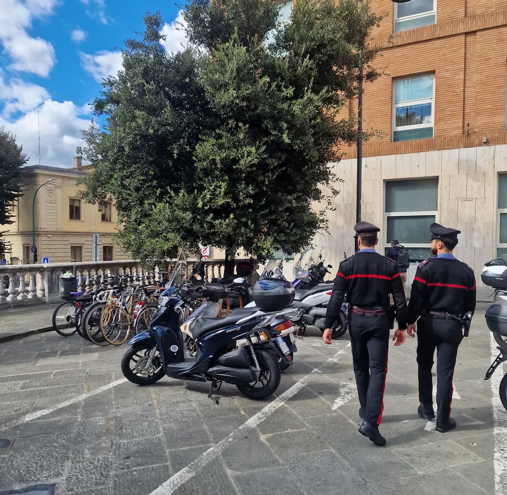 Furto di bici elettriche, arrestato a Siena un 51enne colto in flagrante