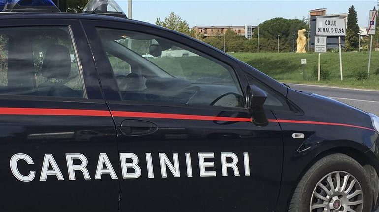 Sostante stupefacenti in casa, arrestato un venticinquenne a Colle Val d’Elsa