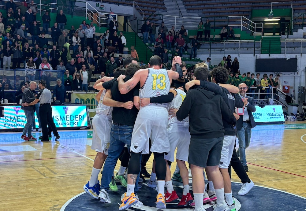 Il primo derby è del Costone: Virtus battuta 92-84 e primato in solitaria in campionato