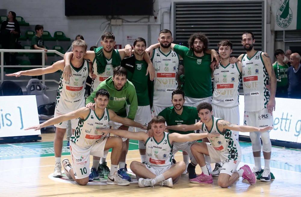 Una Mens Sana “feroce” domina Cecina e si porta in testa alla classifica, aspettando Costone-Virtus di stasera