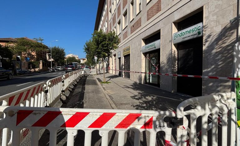 Viale Cavour Siena: caduta di un frammento di laterizio della facciata del palazzo ex Sapori