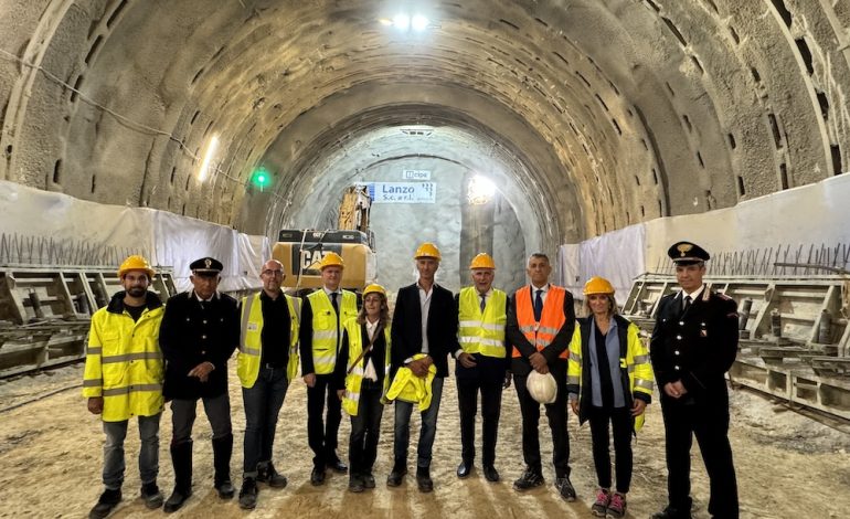 Siena-Grosseto, cade ultimo diaframma della galleria Poggio Tondo. Giani: “Momento storico”