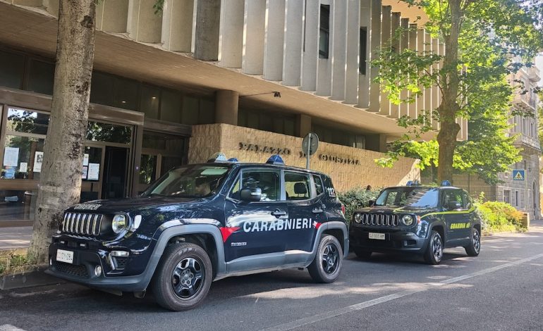 Carabinieri e Guardia di Finanza di Siena eseguono ordinanza di misura cautelare reale per il reato di sfruttamento di lavoratori