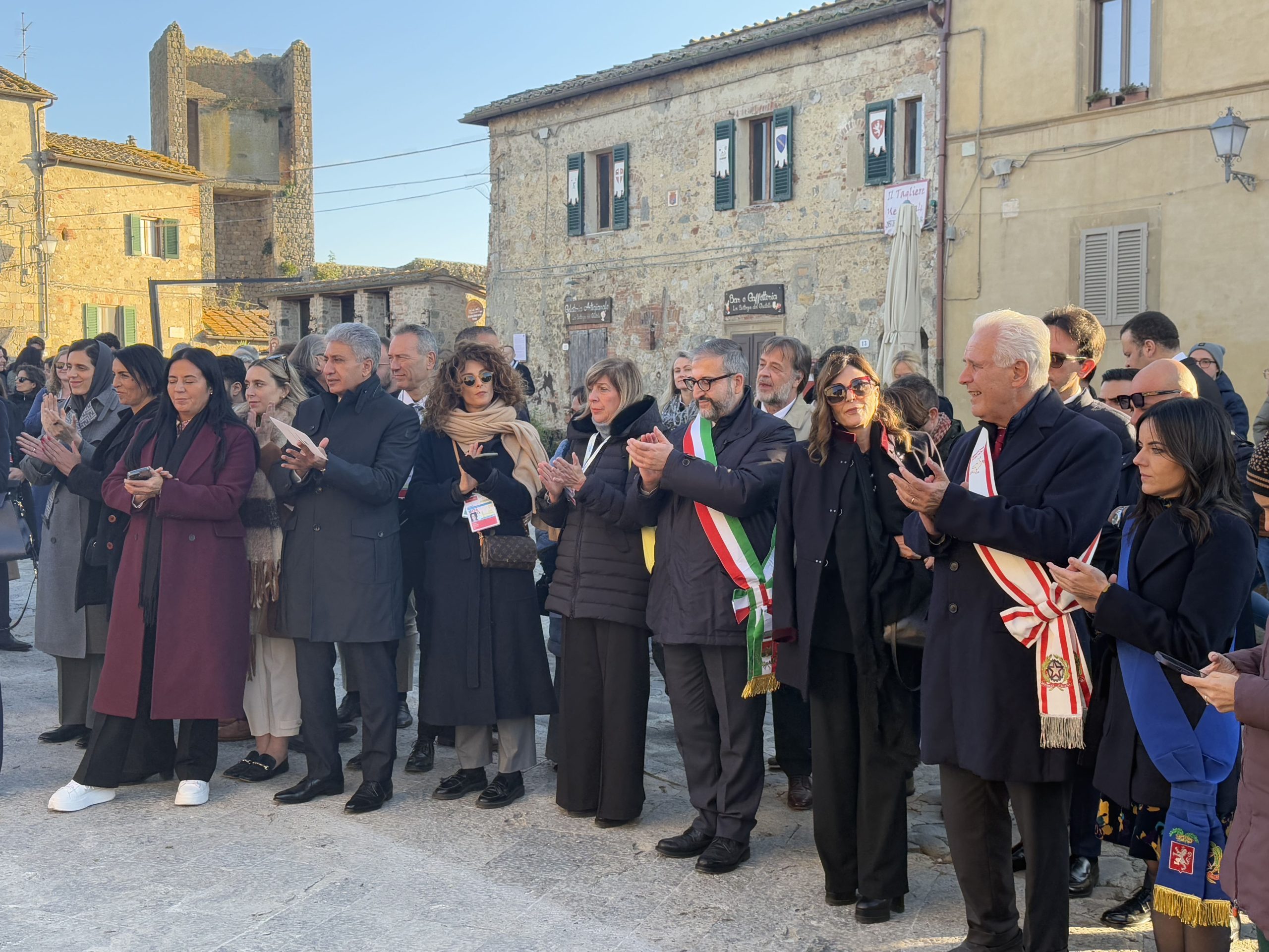 Grande successo per la visita culturale della delegazione G7 Turismo a Monteriggioni