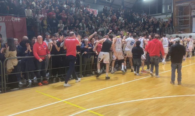 La Virtus si aggiudica un derby combattutissimo per 81-73, con una Mens Sana che esce a testa altissima