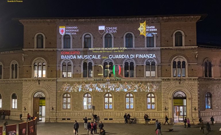 Siena celebra i 250 anni della Guardia di Finanza con la banda musicale del Corpo al Teatro dei Rinnovati