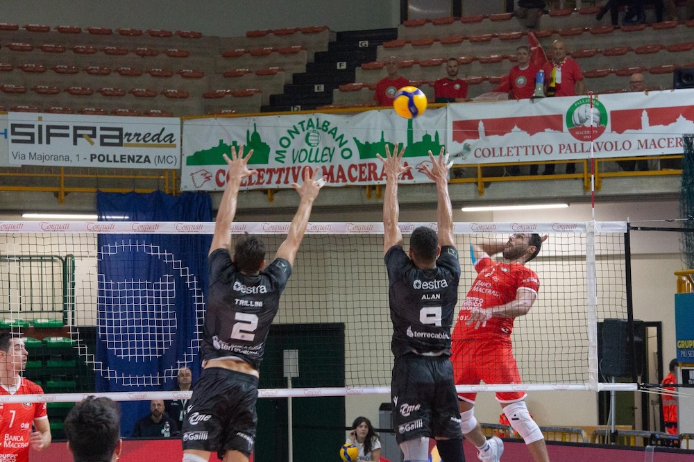 Pallavolo, la Emma Villas Siena cade a Macerata