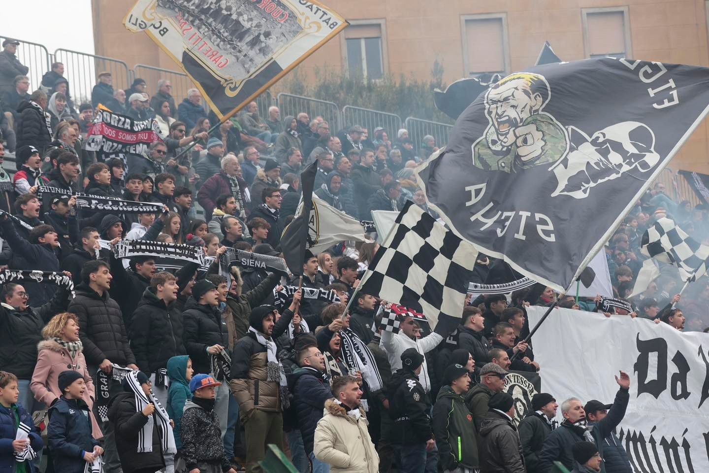 Siena-Grosseto, via alla prevendita. Biglietti anche da Dear Guests, in Via di Città