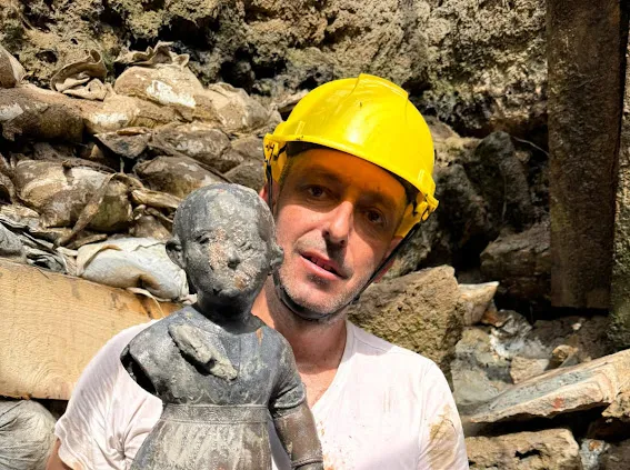 Statue, monete e uova intatte dopo migliaia di anni: nuovi tesori emergono dagli scavi di San Casciano dei Bagni