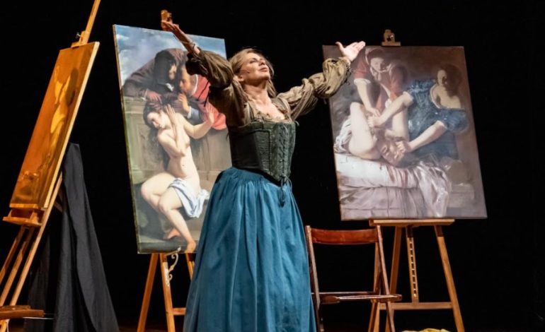 “Non fui gentile, fui Gentileschi”, Debora Caprioglio al Teatro dei Rozzi