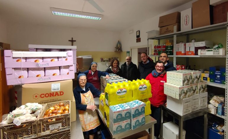 Natale, le donazioni di Conad e Opera Laboratorio per la Caritas di Siena