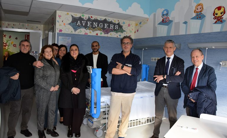 Chirurgia pediatrica, inaugurata la stanza degli Avangers e svelati i nuovi arredi della biblioteca del Dipartimento della Donna e dei Bambini