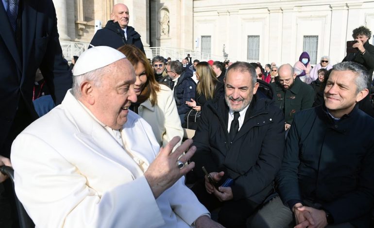 Delegazione de Le Scotte all’Udienza Generale con Papa Francesco. Il dg Barretta: “Una grande emozione per noi”