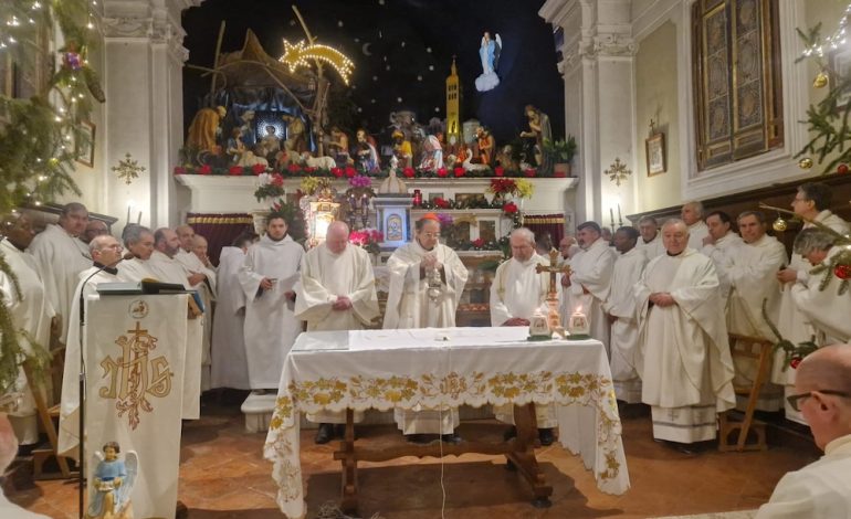 Sinalunga, aperto l’anno giubilare. Nelle chiese totem per guidare i pellegrini