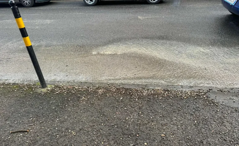 Viale Avignone: intervento in corso di Acquedotto del Fiora per un guasto della rete idrica