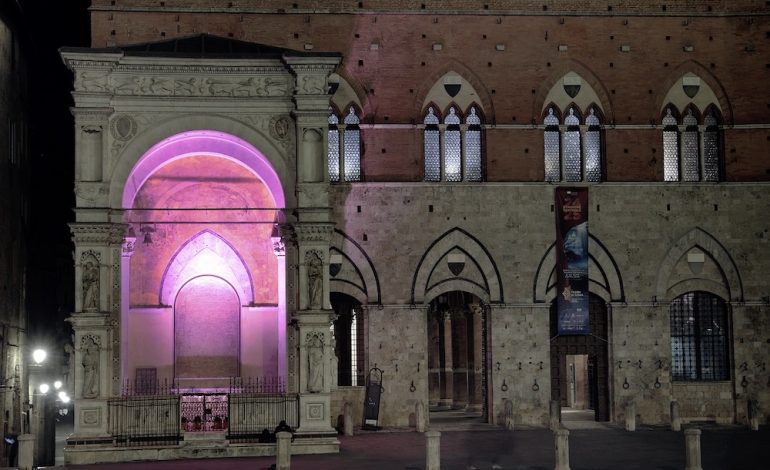 Siena in rosa per il Giro d’Italia. Illuminazione straordinaria a cento giorni dalla tappa che arriverà in Piazza del Campo