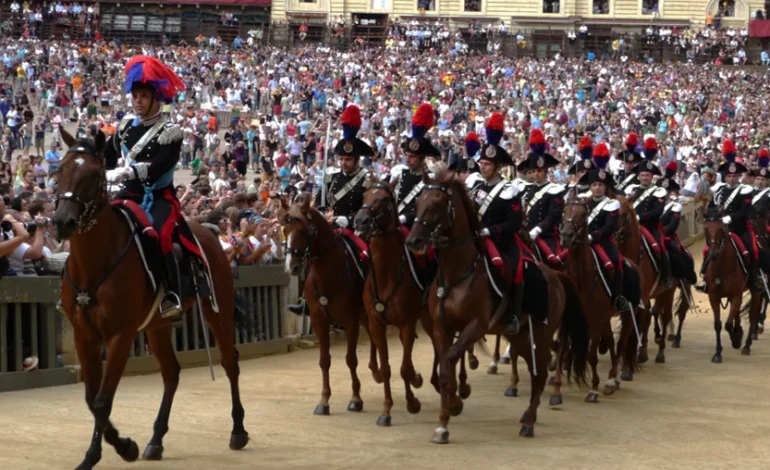 Palio: carabinieri a cavallo, rinnovato l’accordo fino al 2027