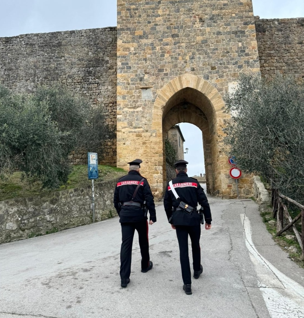 Monteriggioni: si fingono carabinieri per truffare gli anziani. Arrestati dai carabinieri