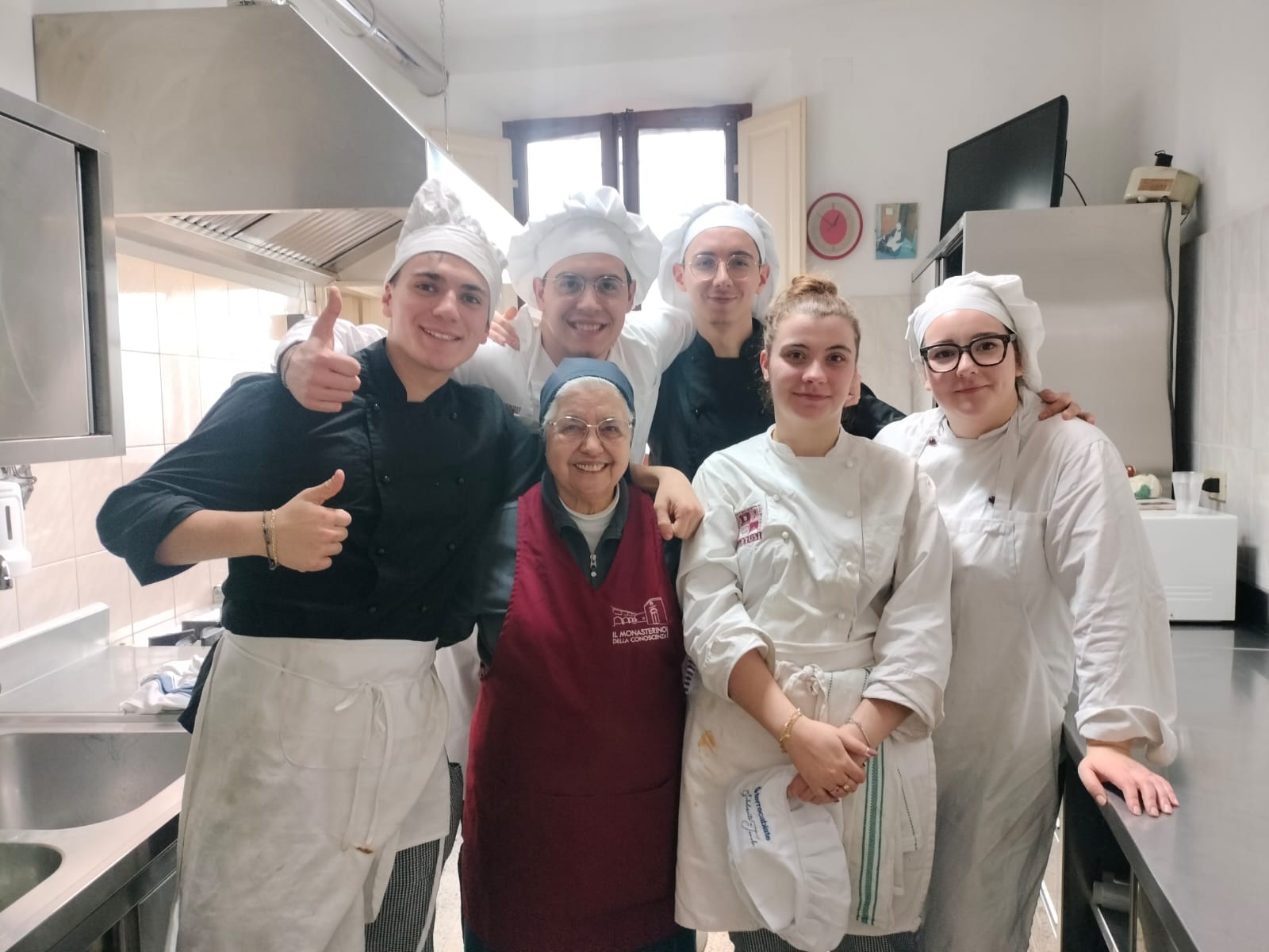 “Solidarietà a tavola” torna alla mensa di San Girolamo. Gli studenti dell’Alberghiero coinvolti nel progetto di Terrecablate