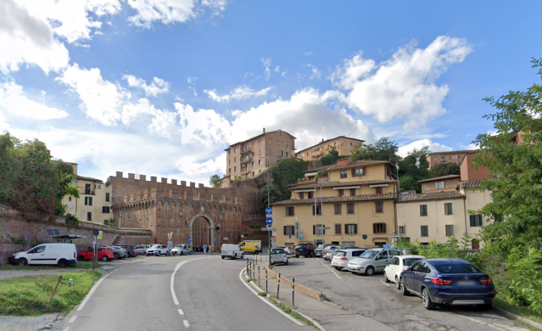 Via Peruzzi, via ai lavori di asfaltatura. Senso unico alternato per tre giorni (meteo permettendo)