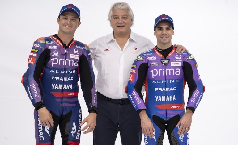 La Pramac lancia la stagione MotoGp 2025 a Kuala Lumpur. Jack Miller e Miguel Oliveira in sella alla Yamaha YZR-M1