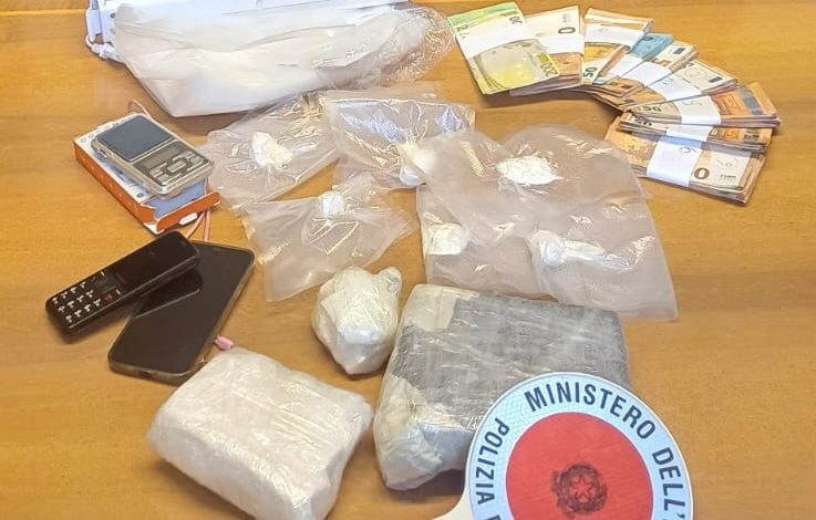 Siena, arrestata una donna di 36 anni trovata in possesso di oltre 1 kg di cocaina