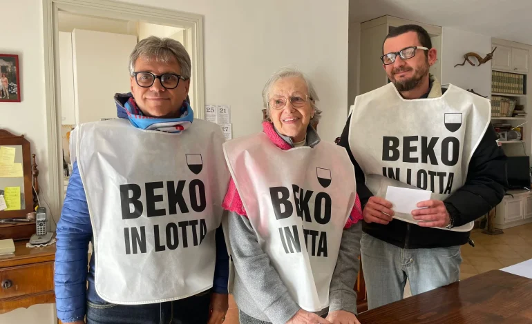 Usa la pensione per aiutare gli operai di Beko: il dono di un’ottantenne senese