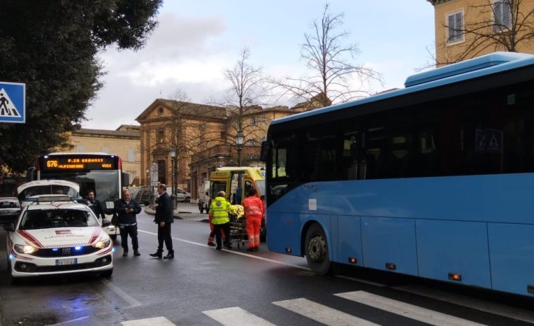 Minorenne investita da un bus alla Lizza, è in codice 2 alle Scotte