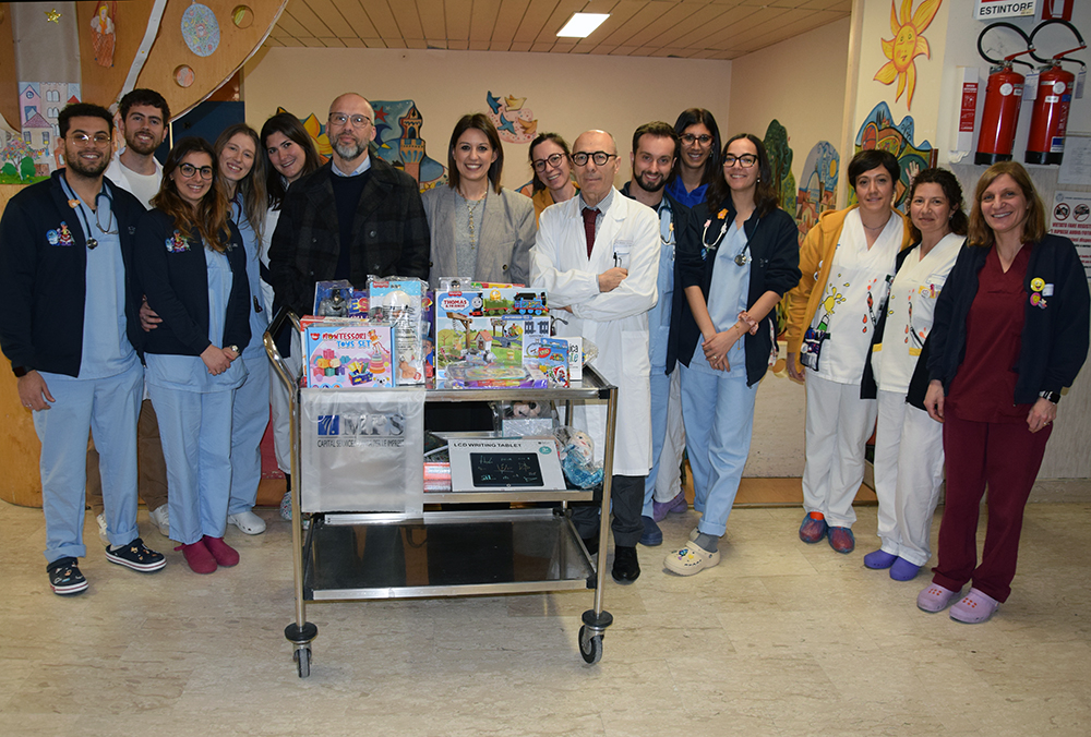 Nuovi libri e giochi per la Pediatria dell’Aou Senese da parte dell’ex CRAL di MPS Capital Services