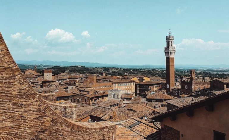 Documentario “Siena e il senso della vita”, Comune e Consorzio per la Tutela del Palio prendono le distanze. “Uso improprio di immagini e mancata condivisione con la comunità senese”