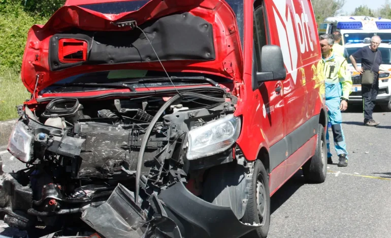 L’ex assessore Maria Teresa Fabbri vittima dell’incidente in tangenziale. Minuto di raccoglimento in consiglio comunale