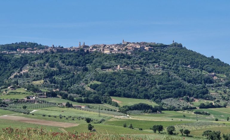 A Montalcino giugno non è solo l’inizio dell’estate ma è un viaggio tra cinema, musica, sapori autentici e panorami eccezionali