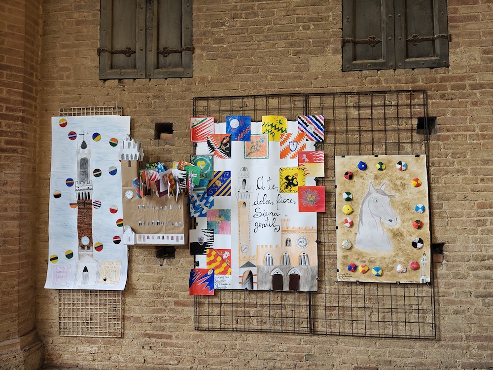 Sòna Sòna campanella, inaugurata l’11° edizione della mostra che espone gli elaborati