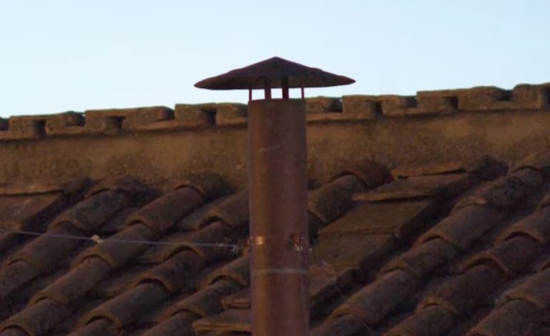 I possibili orari delle fumate del Conclave di oggi