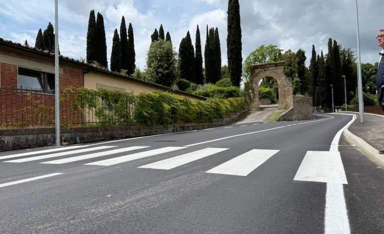 Scacciapensieri, conclusi i lavori: via il semaforo, strada riaperta a doppio senso