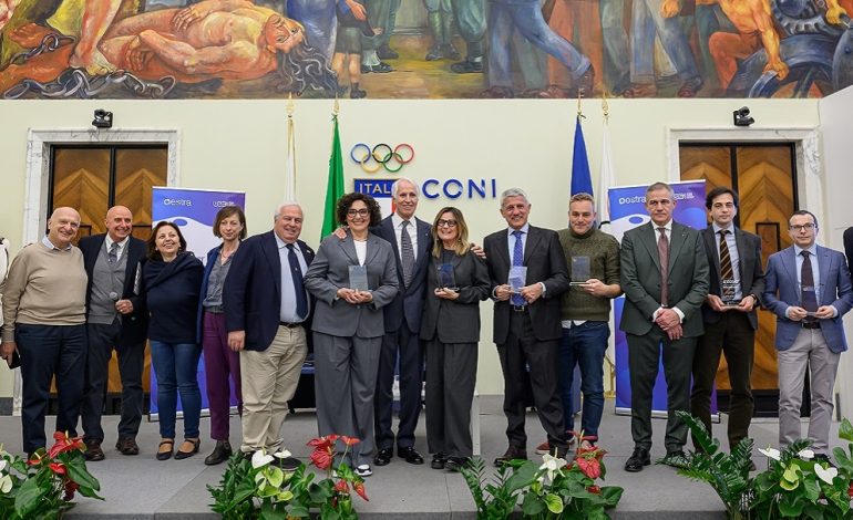 “Estra per lo Sport: l’energia delle Buone Notizie” porta quest’anno una ventata di novità. Il Premio coinvolgerà anche gli studenti delle scuole toscane e marchigiane