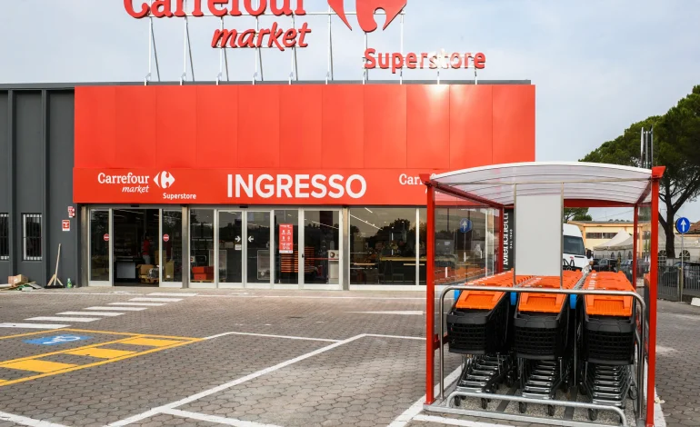 Prenota i libri, ritirali al supermercato: torna il servizio scuola nei negozi Carrefour di Etruria Retail